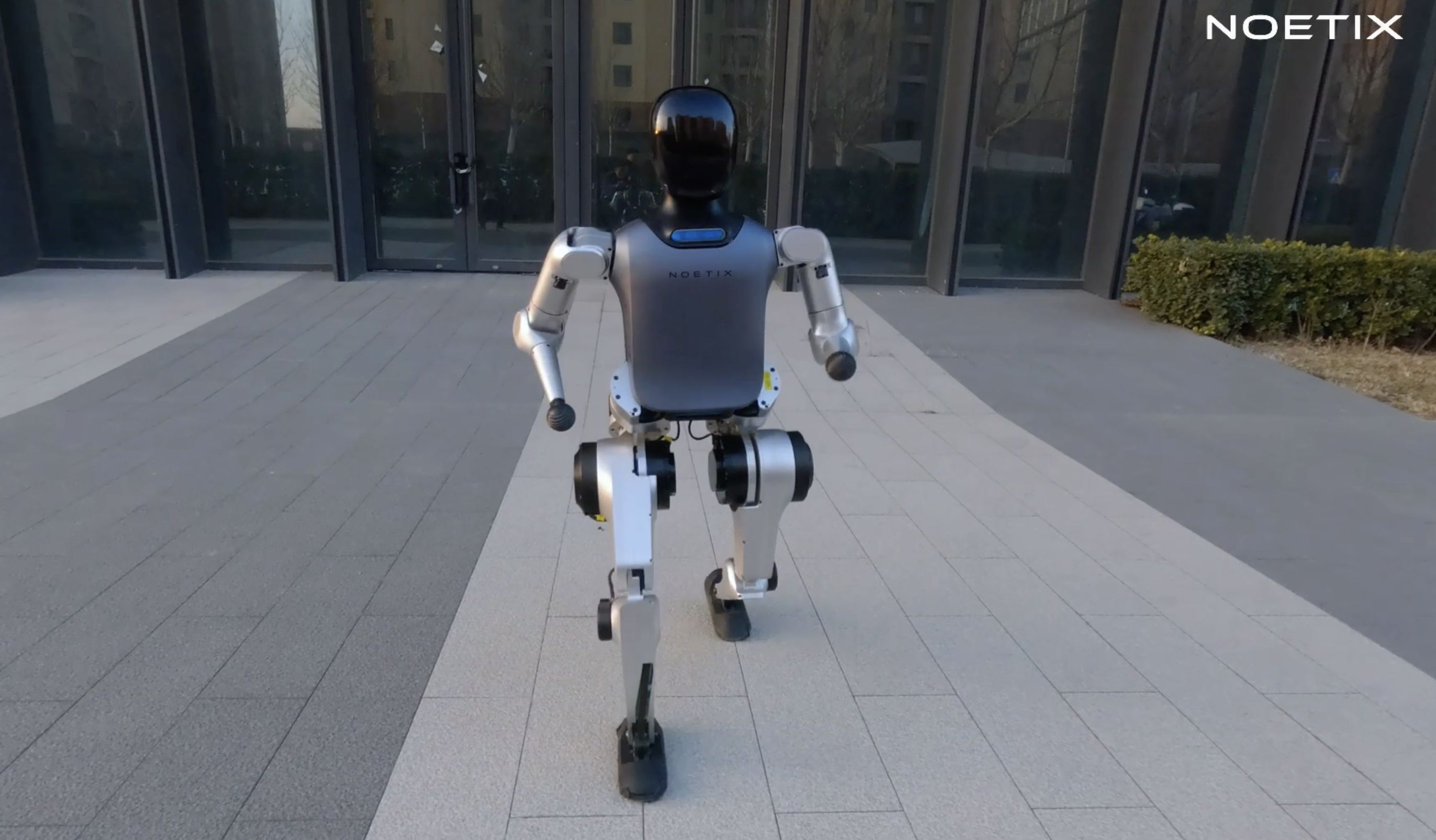 团队来自清华、浙大，可连续空翻的机器人完成数亿融资(图2)